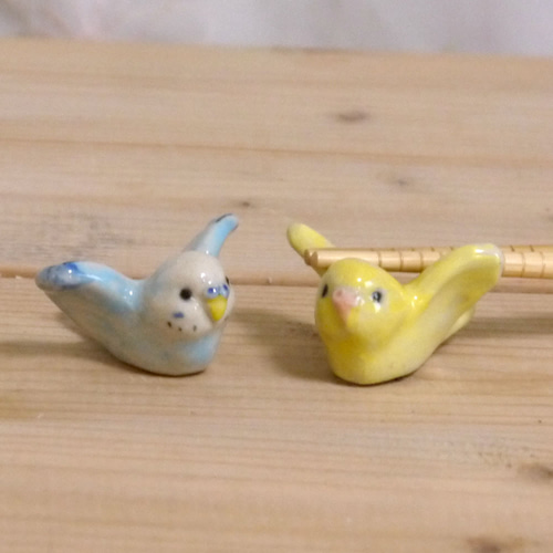 セキセイインコの箸置き2羽セット（陶器の小鳥はしおき） 箸・箸置き