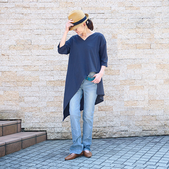 有機棉，鑰匙孔領口，不對稱剪裁縫製上衣，襯衫，束腰上衣，深海軍藍 第4張的照片