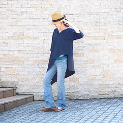 有機棉，鑰匙孔領口，不對稱剪裁縫製上衣，襯衫，束腰上衣，深海軍藍 第8張的照片