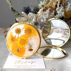 金色の花柄ハンドミラー コンパクトミラー 手鏡 丸形 ゴールド 黄色 イエロー yellow