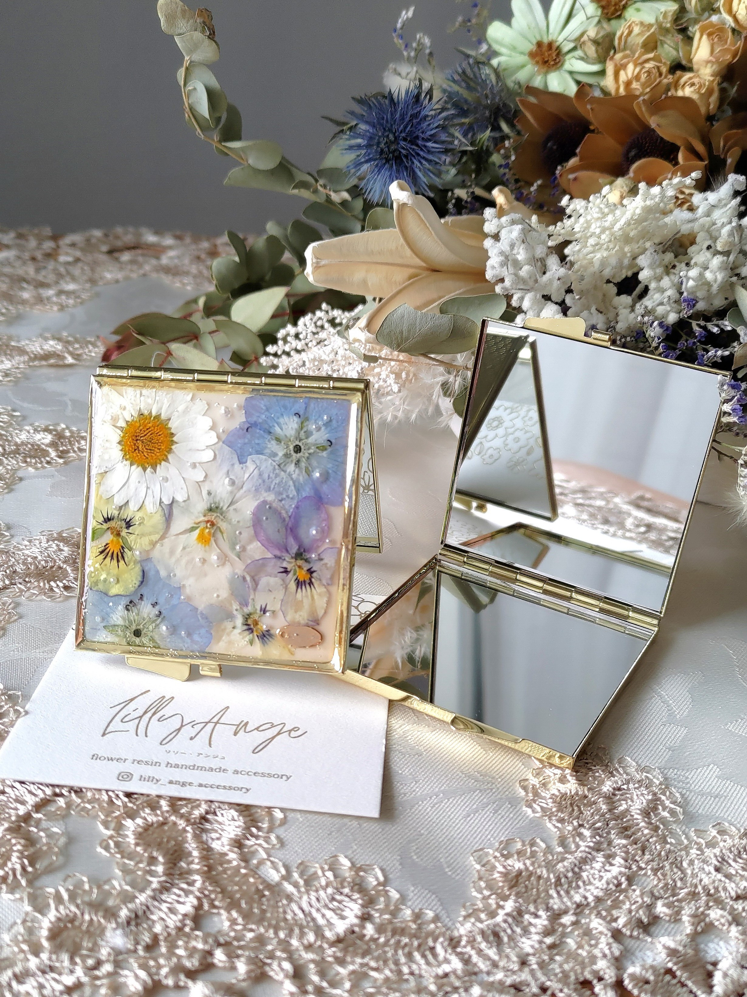 OMEGA ゴールド手鏡 花柄 OMEGA ゴールド手鏡 花柄