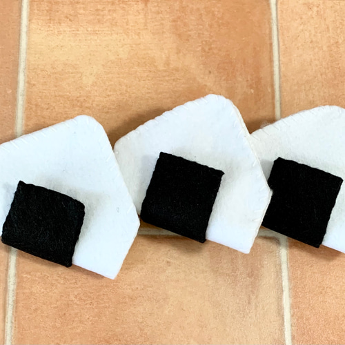 送料込》ホックボタンあそび『ホックほっくおにぎり』3個セット 手作り