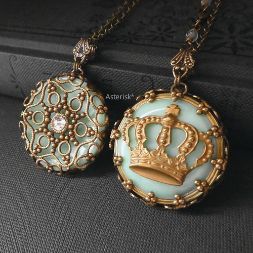 王冠 フィリグリー チェコウランガラスボタン 32mm ペンダント