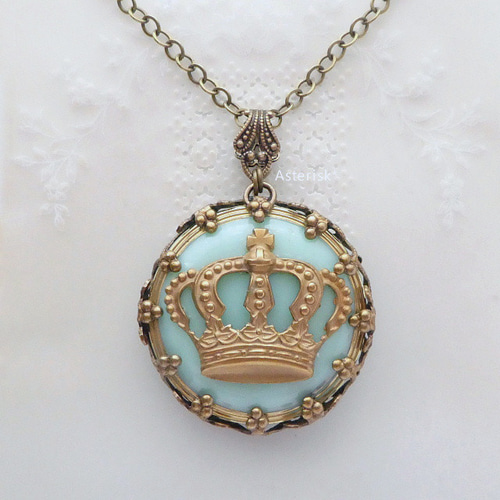 王冠 フィリグリー チェコウランガラスボタン 32mm ペンダント