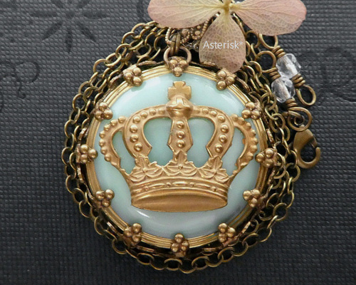 王冠 フィリグリー チェコウランガラスボタン 32mm ペンダント