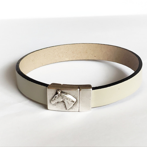 ヨーロッパ製 本革 グレー 馬 ブレスレット 】幅 10mm マグネット