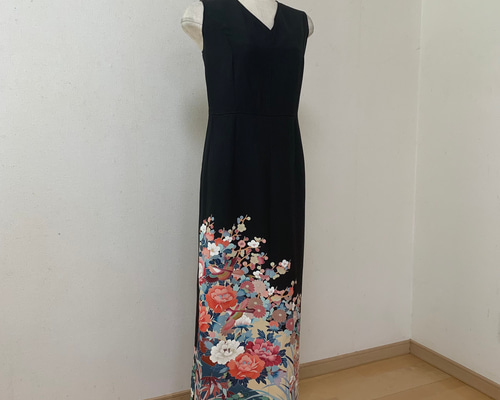 b様オーダー品】友禅 花鳥画 牡丹の花 作家モノ 黒留のVネック