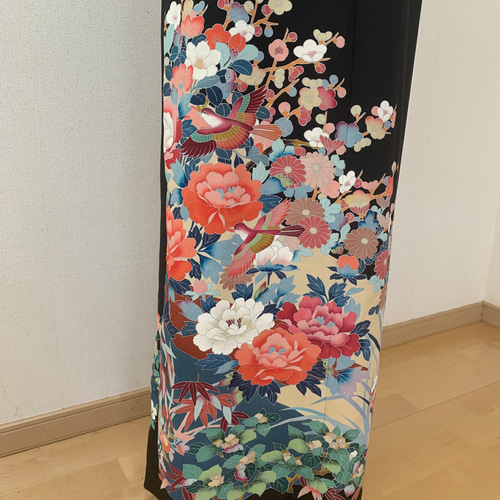友禅作家物着物からのリメイクドレスです　Ｍ～Lサイズ　着丈１２４cm b様オーダー品】友禅 花鳥画 牡丹の花 作家モノ 黒留のVネック