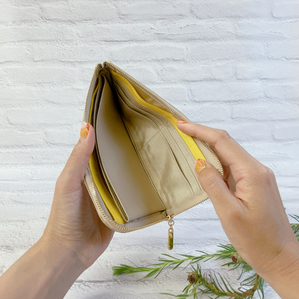 薄くて軽くて大容量なL字長財布  14枚カードポケット  牛革  シュリンクベージュ  日本製【スクイーズ】 6枚目の画像