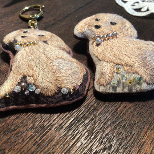 トイプードル キーホルダー ビーズ スパンコール ハンドメイド