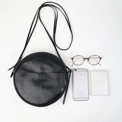 本革の丸型ショルダー　Black 5枚目の画像