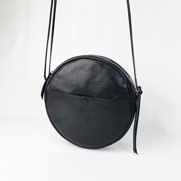 本革の丸型ショルダー　Black 3枚目の画像
