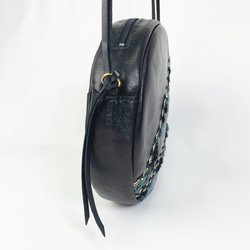 本革の丸型ショルダー　Black 8枚目の画像