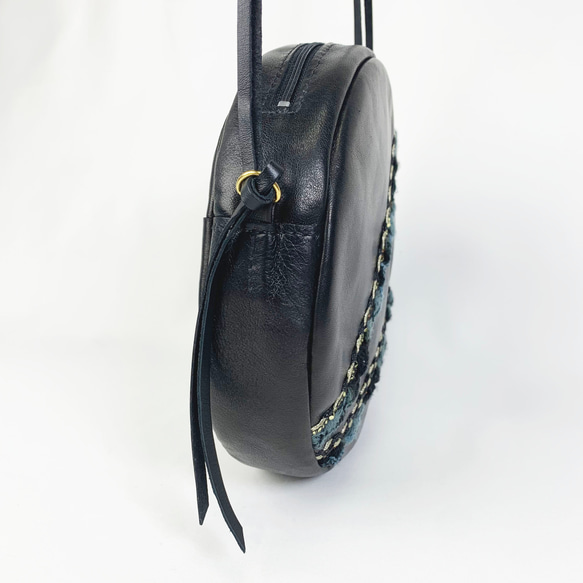 本革の丸型ショルダー　Black 8枚目の画像