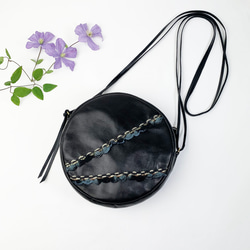 本革の丸型ショルダー　Black 1枚目の画像