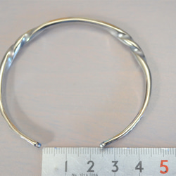 鈦金屬手鐲“旋轉”橢圓模型・Titanium Bangle 第3張的照片
