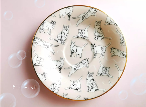 【カラーをお選びください】やんちゃ猫のにぎやかカップ＆ソーサー(くすみピンクorベージュ)　ねこ　ネコ　ティーカップ 4枚目の画像