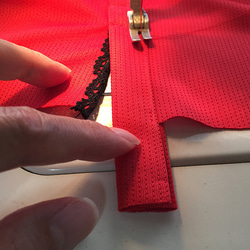【1点もの・デザイン画付き】ベルト付きゴブラン織り切り替えドットクールニットシャツ型ワンピース（KOJI TOYODA） 10枚目の画像
