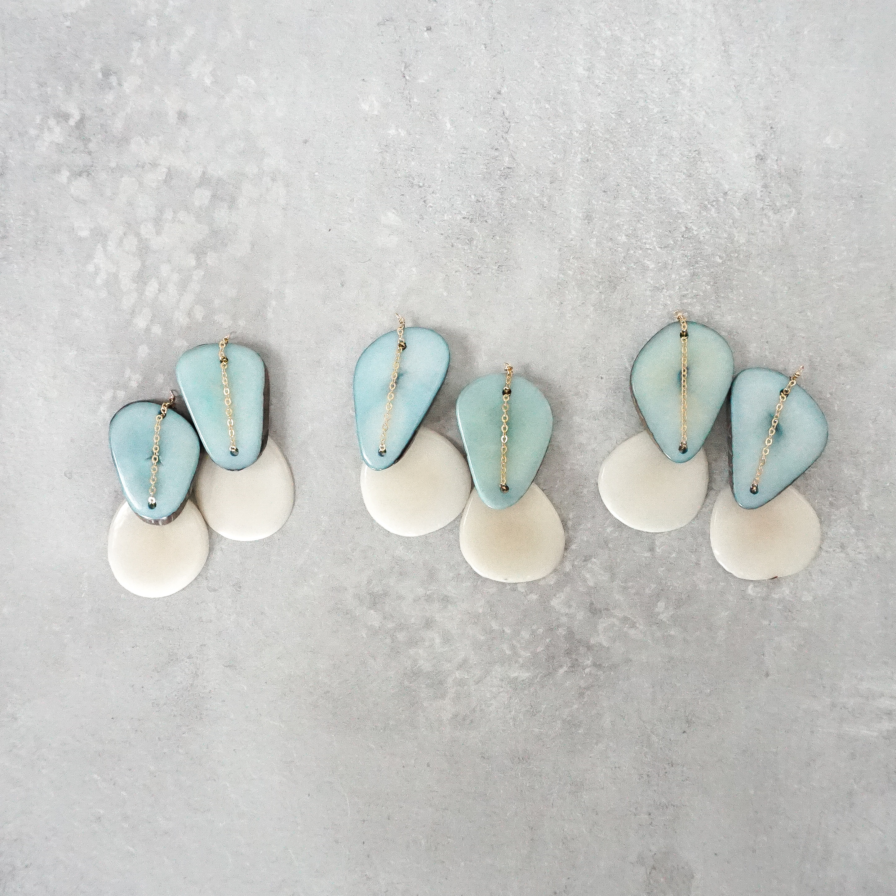 14kgf Light Blue x Beige Tagua Nuts slices earrings タグア