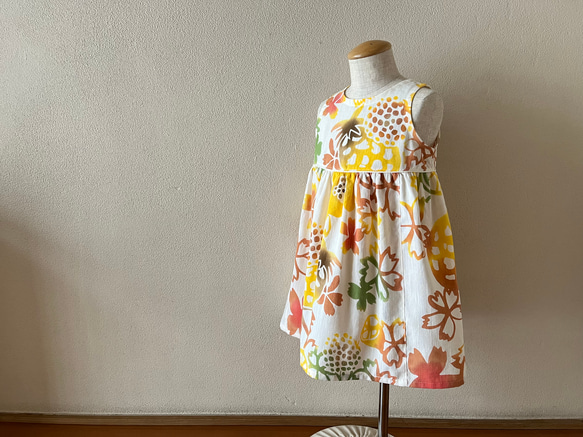 【ラスト1着】子供　浴衣地ひかえめフレアーワンピース（後ろボタン）　tsumori chisato　パイン　100 2枚目の画像