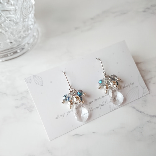 ガラスビーズ ＊ しずく ピアス / イヤリング変更可 ロジウム 大人  