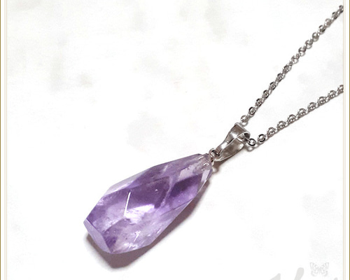 送料無料 煌めくアメジストネックレス 天然石 パープル ペンダント 紫