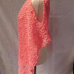 かぎ針編みコーラルレッドの2wayジレマフラーストール 4枚目の画像