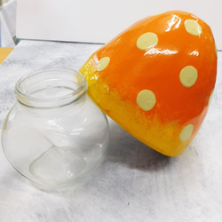 キノコの小物入れ【オレンジ】ガラス瓶・木製★調味料入れ・アクセサリーケースにも♪ 2枚目の画像