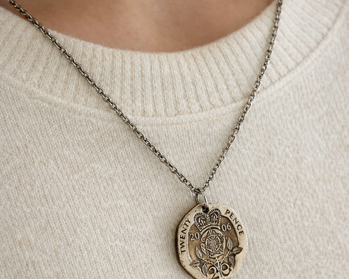 生まれた年を身につける ✨ 年号が選べるコインネックレス｜7角形