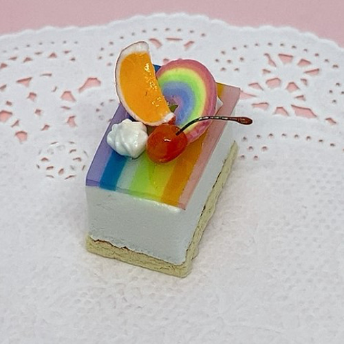虹色アイスクリームケーキzセット ミニチュアケーキ - メルカリ