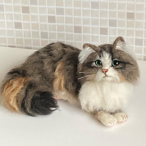 羊毛フェルト 猫 長毛 置物 ノルウェージャンフォレスト mia