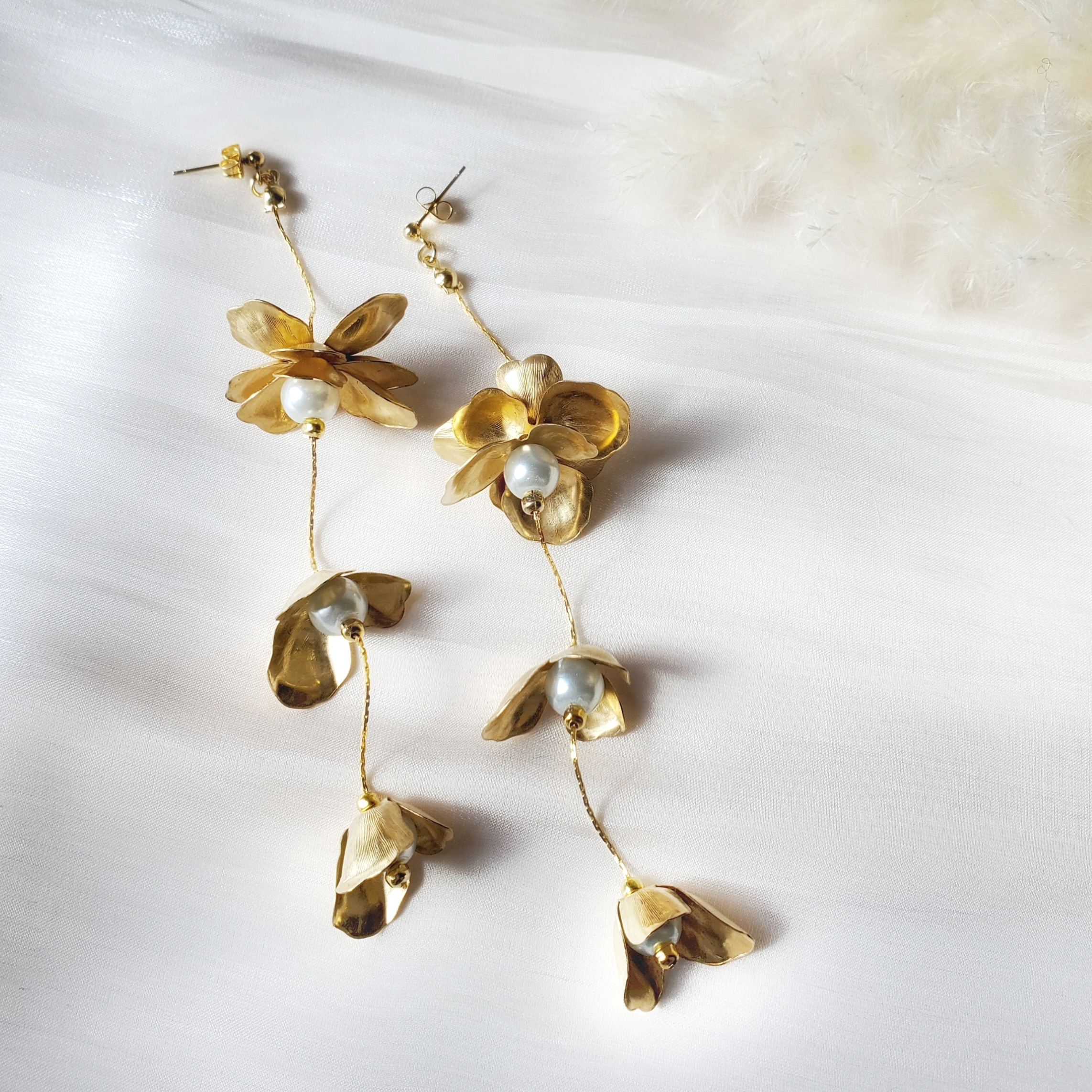 bride　ピアス　イヤリング　ブライダル　真鍮フラワー　ロングチェーン