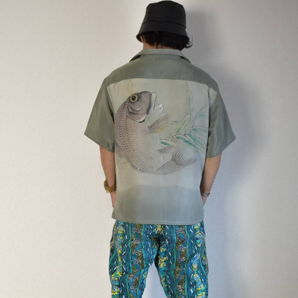 半袖 アロハシャツ オープンカラーシャツ 着物リメイク 鯛 タイ くすみグリーン 淡色 1枚目の画像