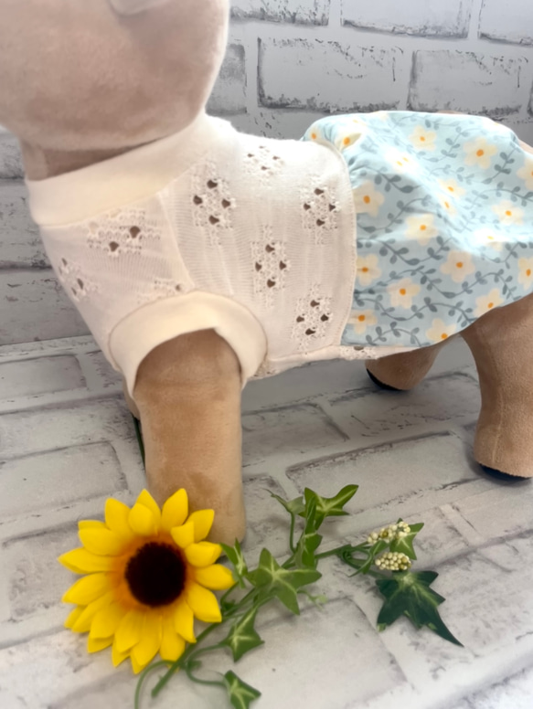 犬服　オーダーメイド　花柄バルーンの　タンクトップ　 4枚目の画像