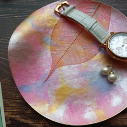 【ONLY ONE ART】アートトレイ（ピンク／サークルS)　天然の葉を用いるボタニーペインティング装飾 4枚目の画像