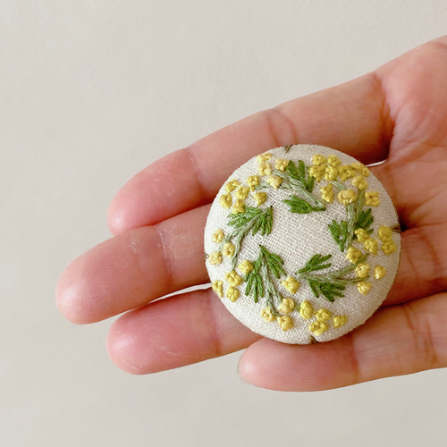 ひまわり刺繍 ブローチ 直径40mm ブローチ tukuru-Risa-broderie