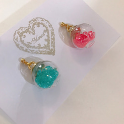 colorful cube pierce(pink＆emerald green) MIX color 1枚目の画像