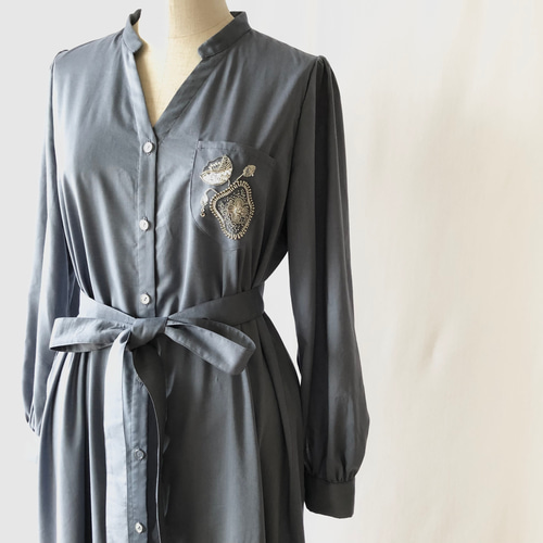 オリジナル斜め襟 可愛い襟 綿麻ワンピース 9分袖丈刺繍ワンピース