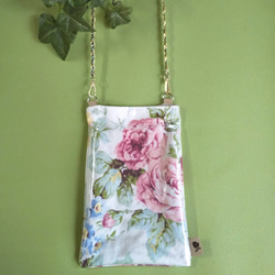 2wayスマホポシェット/PVC透明ポケット　チェーン＆持ち手付き　華やかな薔薇柄　スマホショルダー　サコッシュ 4枚目の画像