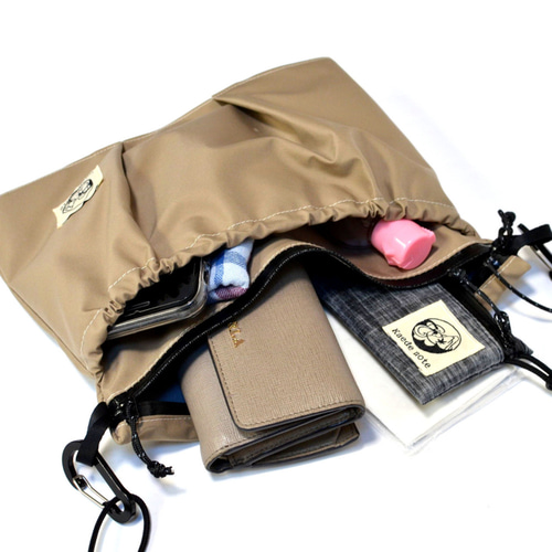 【美品】kanadel カナデル 抱っこひも エコバッグ 多機能抱っこカバン gyuttone! （ぎゅっとね）多機能だっこカバン】kanadel