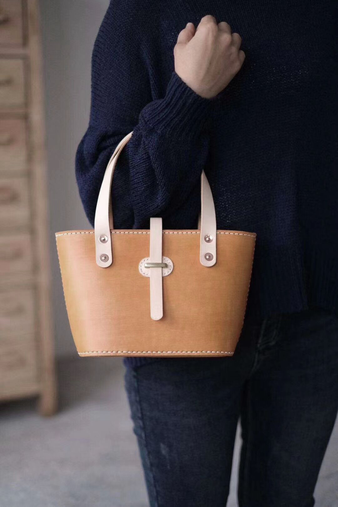 【切線派】ベルトのトートバッグファスナー レディースおでかけバッグ　総手縫い