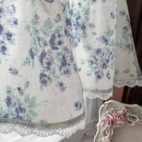 ブルーバラのブーケ 涼やかなカフェカーテン カーテン EMI's Garden