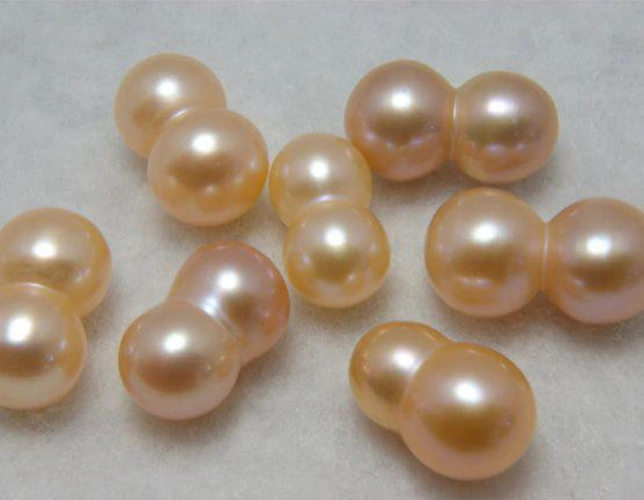 淡水パール　双子真珠　M　オレンジピンク　12-15×7-9mm　A級品 商品番号7212A 2枚目の画像
