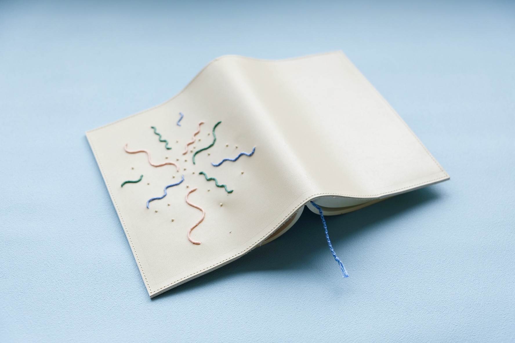 靴職人が作るブックカバー006