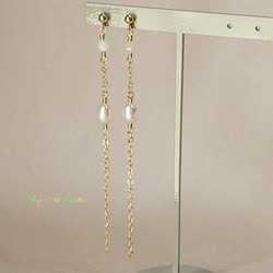 淡水真珠とムーンストーンのロングピアス(14kgf) 2枚目の画像