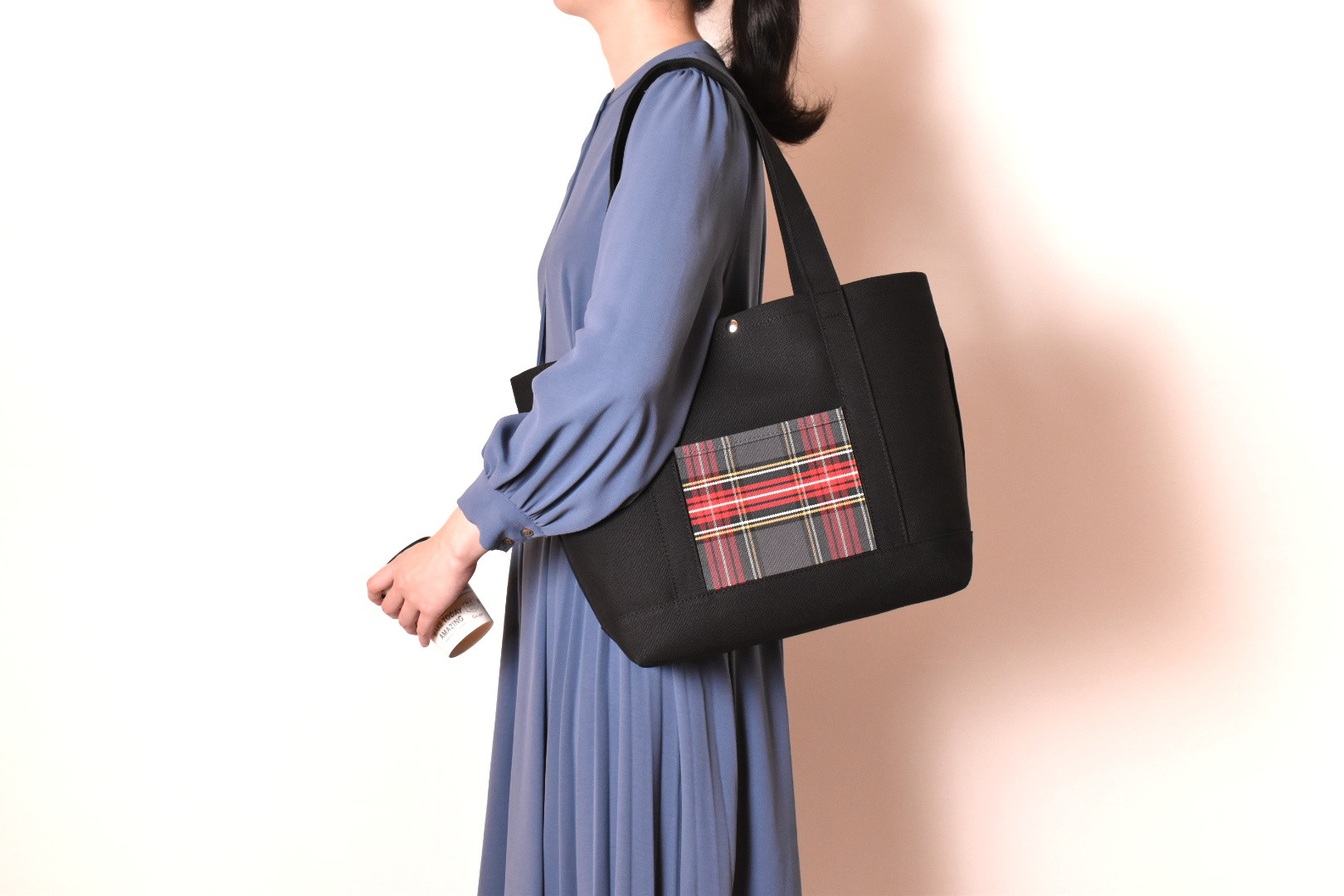 グレータータンポケット黒A4トート