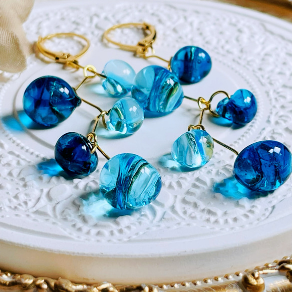 枝 ブルー 粒 変形 青 ピアス イヤリング ドロップ ビーズ 夏 フープ