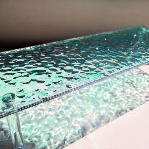 エメラルドグリーンの海のディスプレイスタンド / アクセサリートレイ