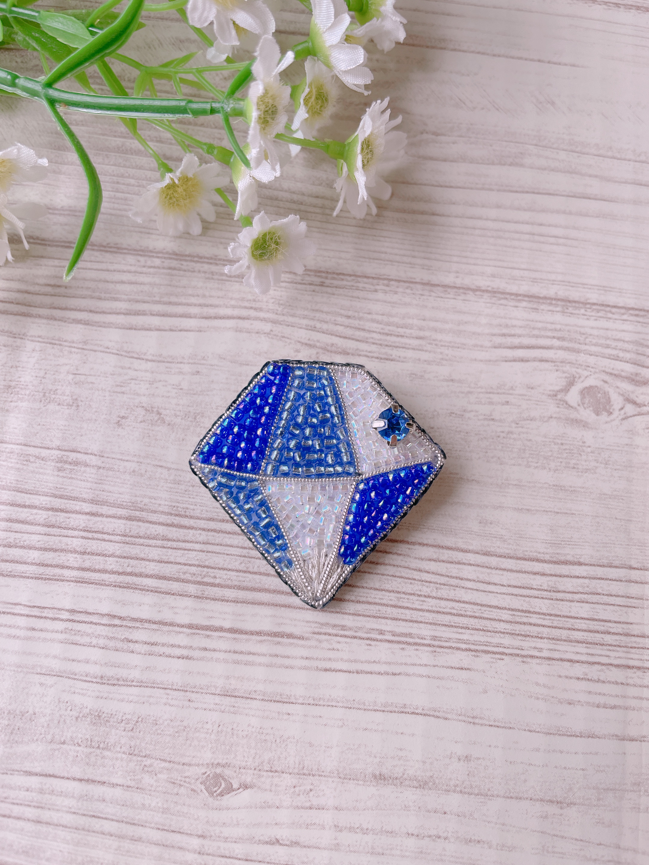 受注製作＊ビーズ刺繍ブローチ【bijou-宝石＊ブルーサファイヤ