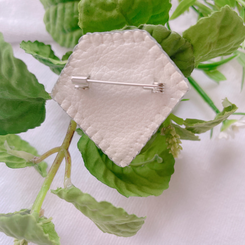 ビーズ刺繍ブローチ【bijou-宝石＊ペリドット/エメラルド/グリーン・緑